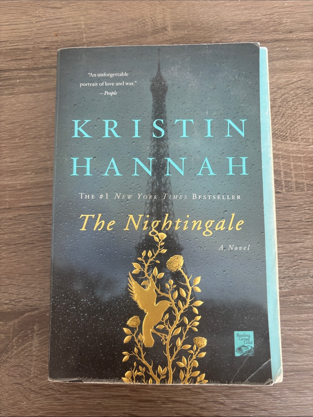 Kristin Hannah "The Nightingale" soft cover